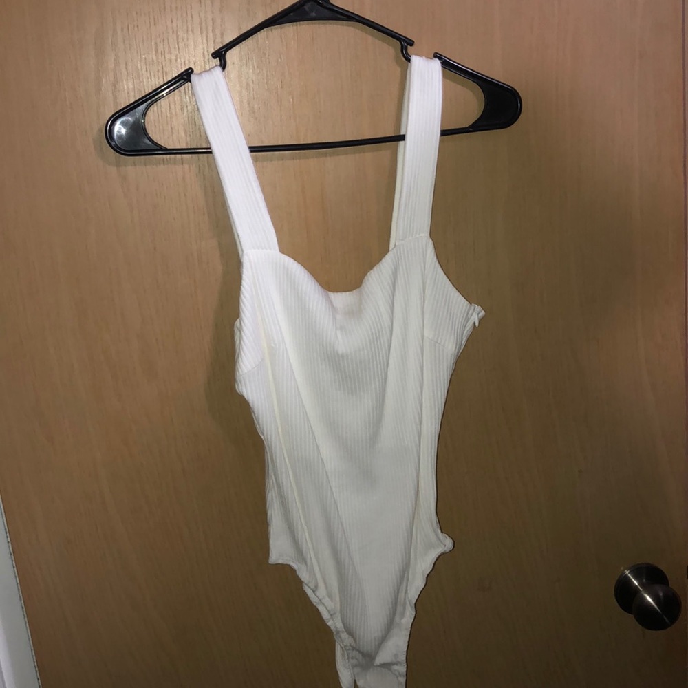 White strap bodysuit! NEVER WORN!!